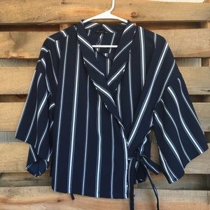 😇 Cotton On woman wrap top